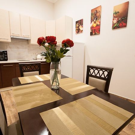 אוזהורוד Wonderful Flat On City Center מראה חיצוני תמונה
