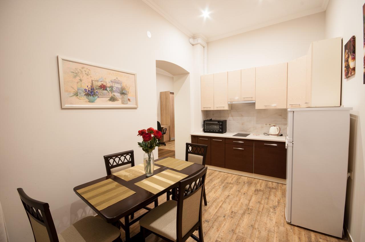 אוזהורוד Wonderful Flat On City Center מראה חיצוני תמונה