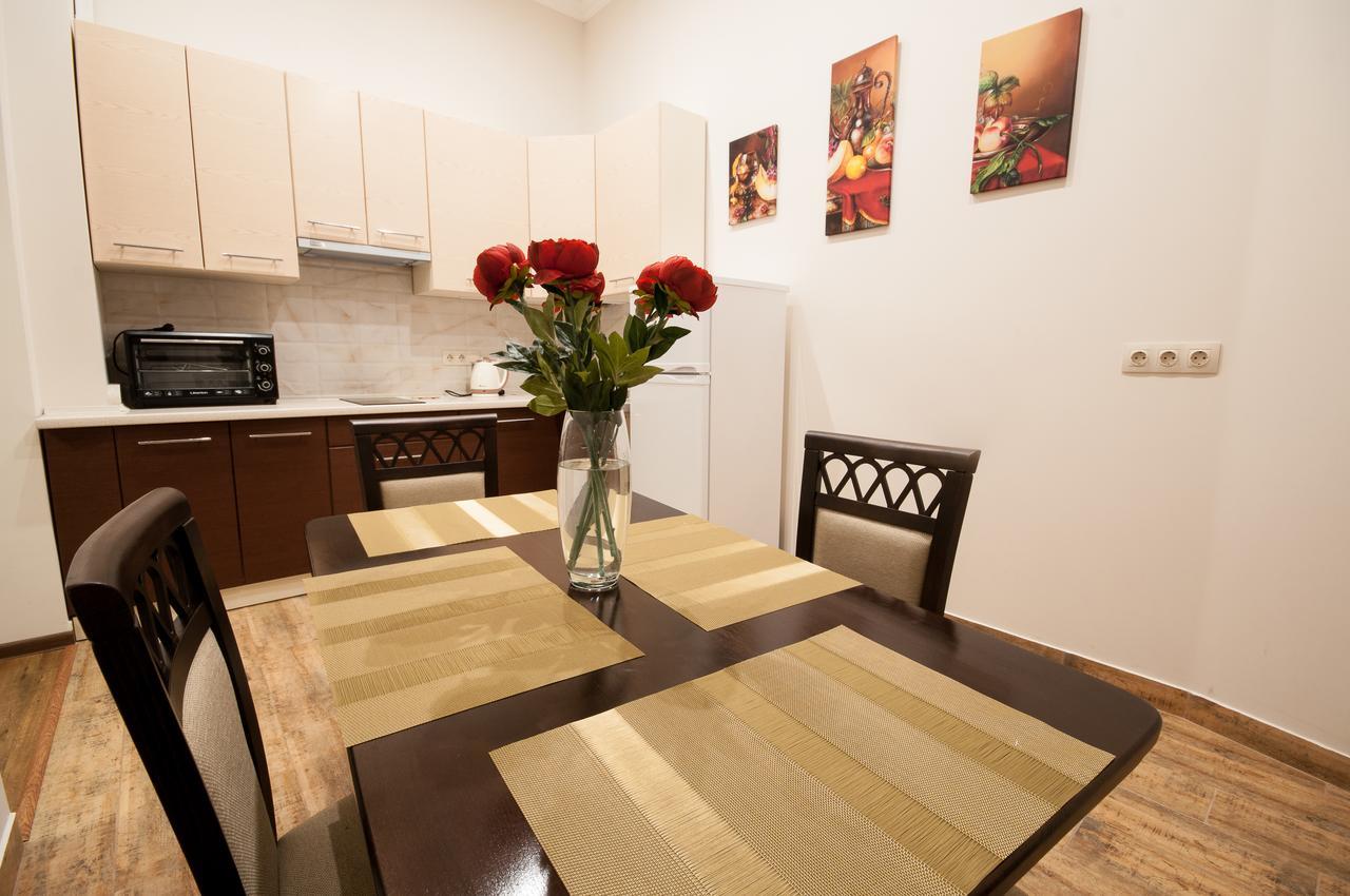 אוזהורוד Wonderful Flat On City Center מראה חיצוני תמונה