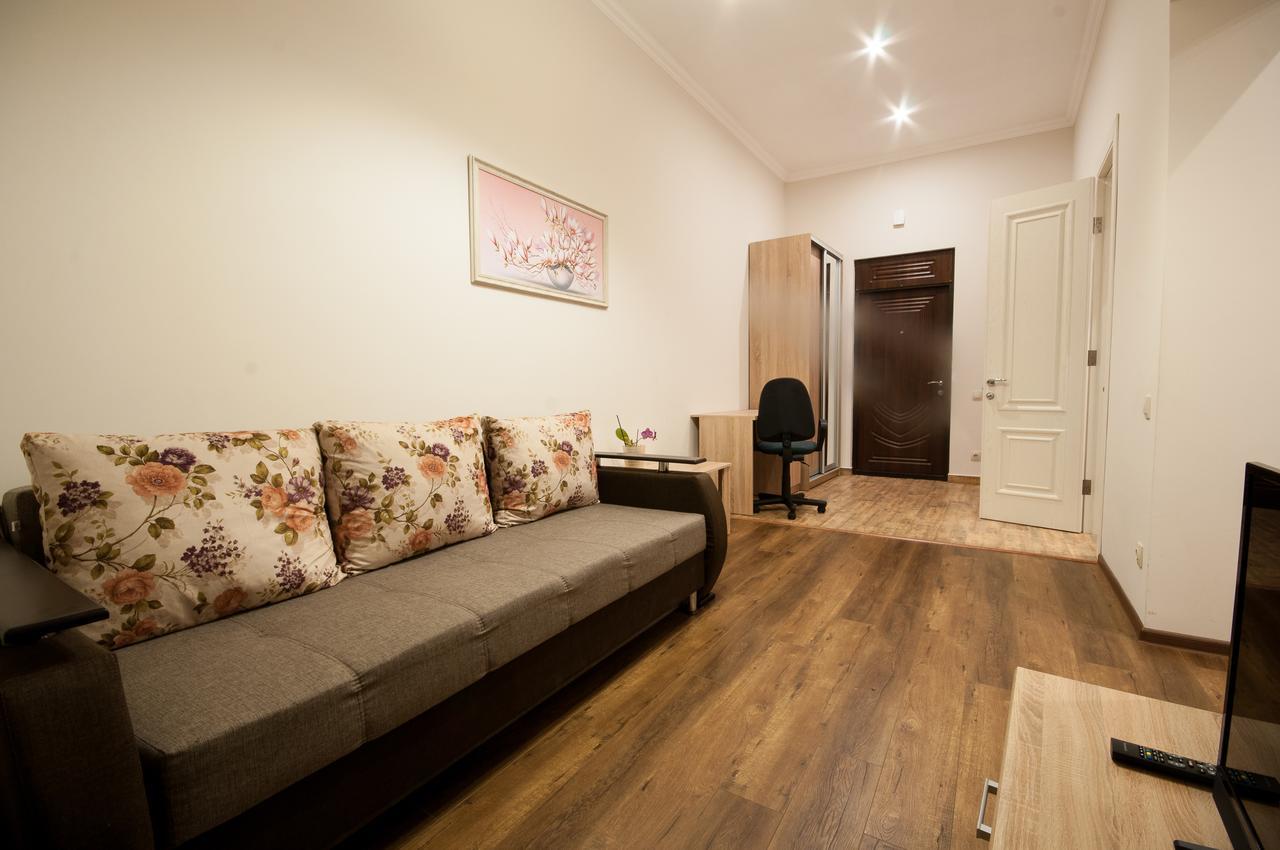 אוזהורוד Wonderful Flat On City Center מראה חיצוני תמונה